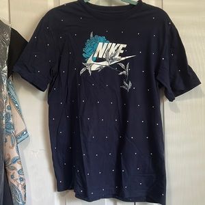 Medium Nike T Shirt